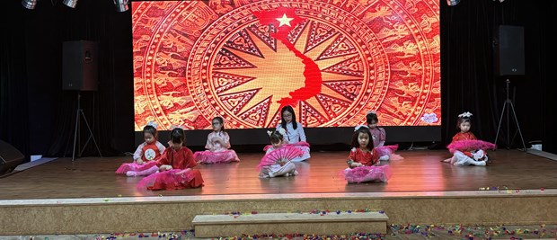 Вьетнамцы в России встречают Лунныи новыи год и празднуют 94-летие Компартии hinh anh 5