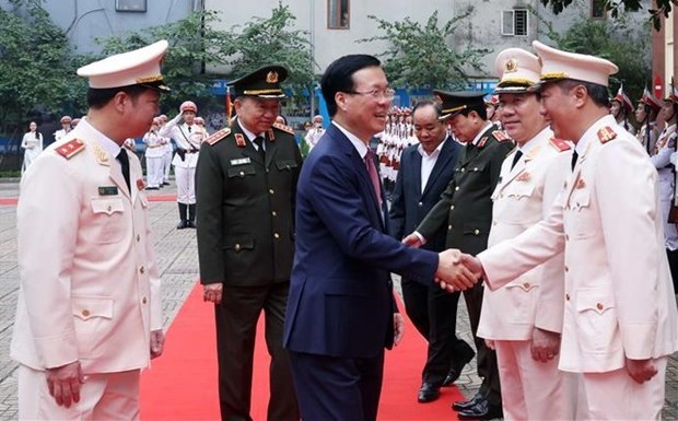 Президент государства просит гвардию и мобильные полицеиские силы поддерживать боевую готовность hinh anh 1