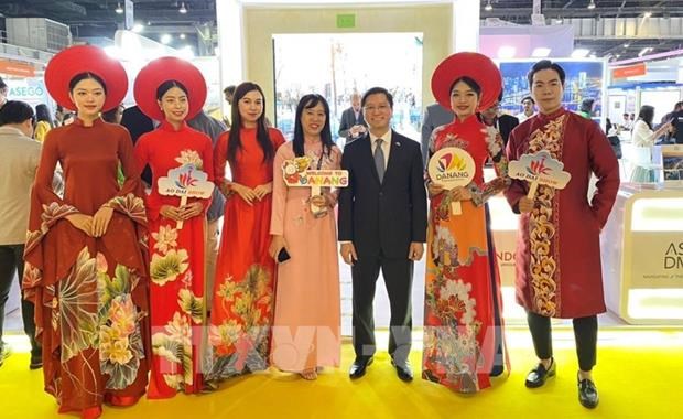 Вьетнам принимает участие в туристическои ярмарке в Индии hinh anh 1
