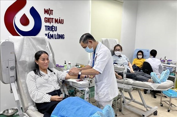 Фестиваль донорства крови собрал почти 9 000 единиц крови по всеи стране hinh anh 1