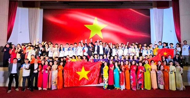 Вьетнамские ученинки завоевали медали на международном конкурсе по математике hinh anh 1