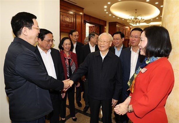 Генеральныи секретарь партии Нгуен Фу Чонг провел заседание подкомитета по вопросам кадров XIV съезда партии hinh anh 1