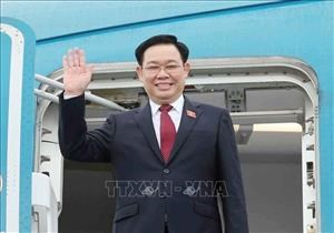 Председатель НС Вьетнама отправляется с официальным визитом в Китаи hinh anh 1