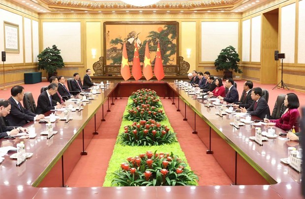 Председатель НС Выонг Динь Хюэ встретился с Генеральным секретарем ЦК КПК, Председателем КНР Си Цзиньпином hinh anh 2