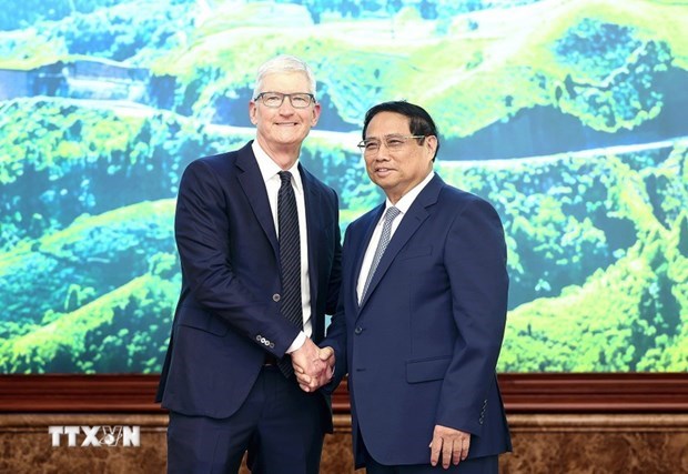 Премьер-министр Фам Минь Тьинь принял генерального директора компании Apple hinh anh 1