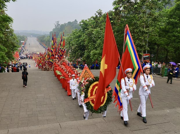 Премьер-министр принял участие в церемонии, посвященная памяти легендарных предков Вьетнама hinh anh 1