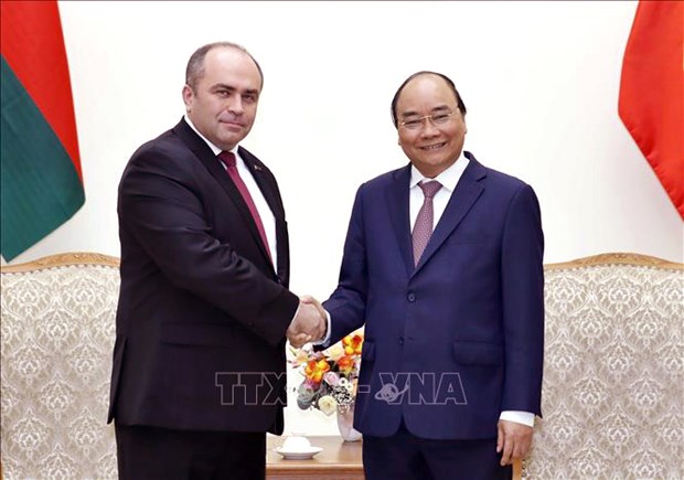 Вьетнам и Беларусь придают большое значение укреплению и развитию двусторонних отношении hinh anh 1