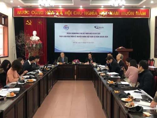 Обсуждение освещает важные вопросы председательства Вьетнама в АСЕАН hinh anh 1