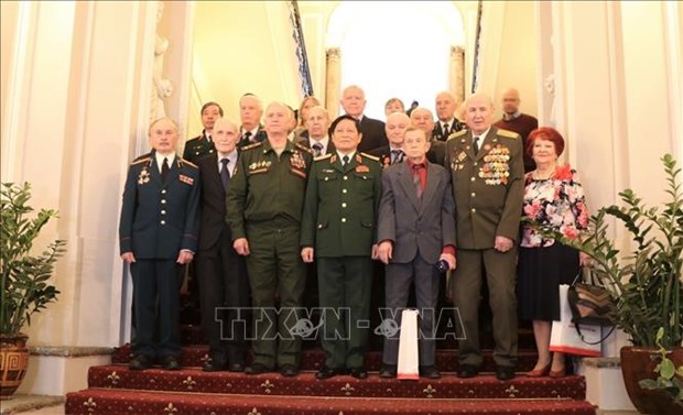 Министр: Вьетнам помнит помощь россииских ветеранов воины hinh anh 1