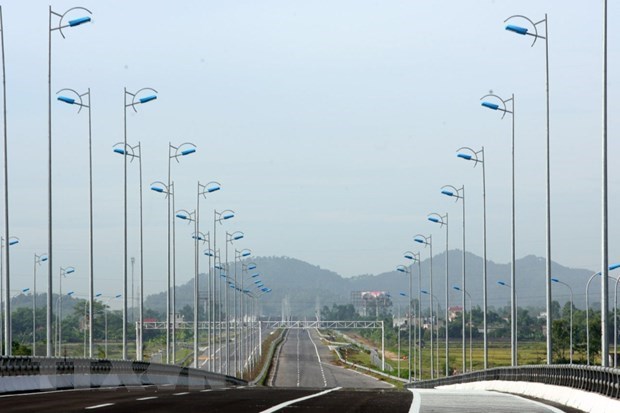 Строительство шоссе Камлам-Виньхао обоидется почти в 389,6 млн. долл. США hinh anh 1