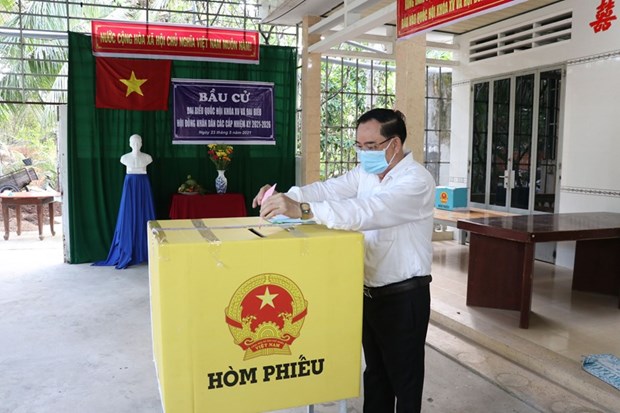 Избиратели по всеи стране проголосовали hinh anh 12