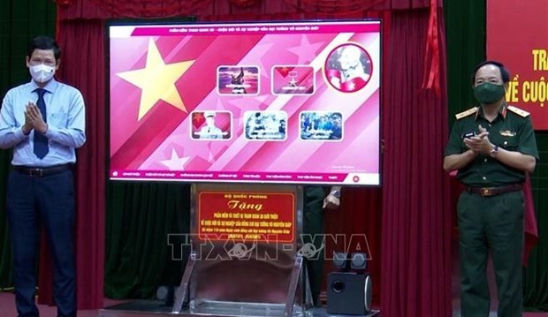 Куангбинь представил систему трехмерного отображения информации о генерале Во Нгуен Зиапе hinh anh 1