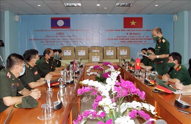 Лаос получил медикаменты от министерства обороны Вьетнама hinh anh 1