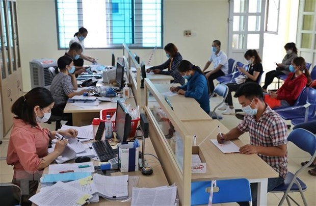 Более 1,48 миллиона рабочих в Ханое получат пособия из фонда по безработице hinh anh 1