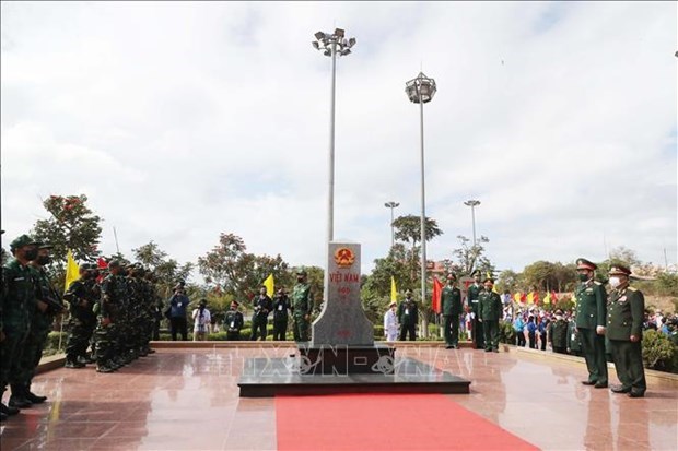 Вьетнам и Лаос укрепляют сотрудничество в сфере обороны hinh anh 1