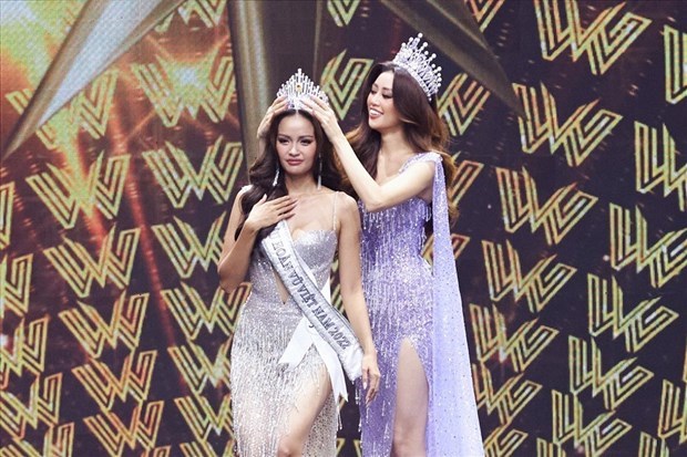 Нгуен Тхи Нгок Тяу стала победительницеи конкурса «Мисс Вселенная Вьетнам-2022» hinh anh 2