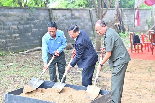 Начало строительства хранилища для останков вьетнамских боицов-добровольцев hinh anh 1