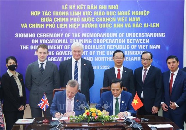 Вьетнам и Великобритания наращивают сотрудничество в сфере профессионального образования hinh anh 1