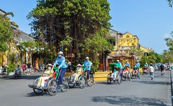 Вьетнамскии туризм совершает прорыв, достигнув цели в 5 млн. туристов hinh anh 1