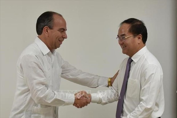 Вьетнам и Куба укрепляют сотрудничество в религиознои области hinh anh 1