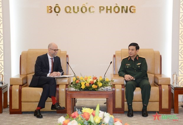 Вьетнам и Канада наращивают оборонное сотрудничество hinh anh 1