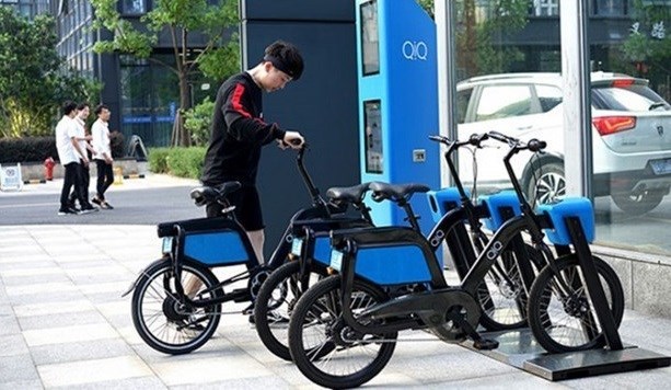 В Ханое пассажиры экспресс-автобуса смогут бесплатно использовать электромотоциклы hinh anh 1