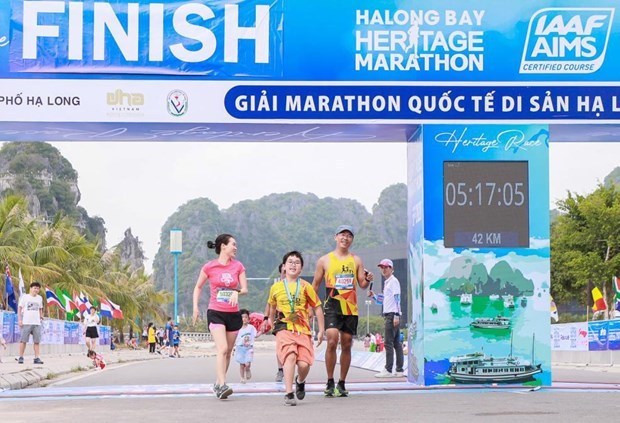 Около 1.200 международных спортсменов примут участие в марафоне наследия залива Халонг-2022 hinh anh 2