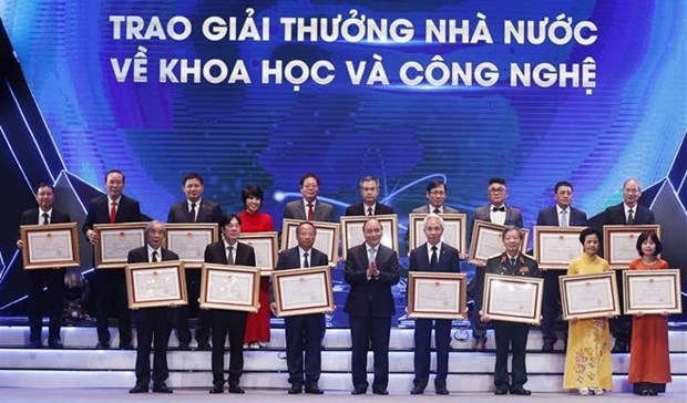 В Ханое в 6-и раз вручены премия им. Хо Ши Мина и государственная премия в области науки и технологии hinh anh 1