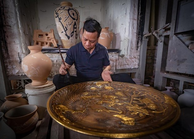 Мастер-керамист Нгуен Хунг установил два рекорда Гиннесса hinh anh 3