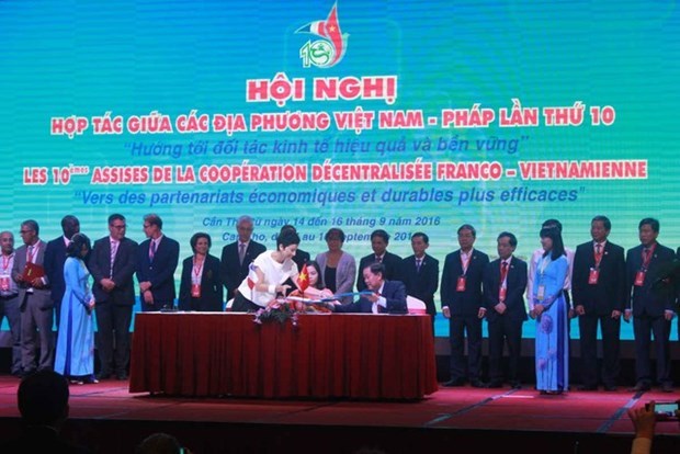 Ханои готов принять 12-ю конференцию по местному сотрудничеству Вьетнама и Франции hinh anh 1