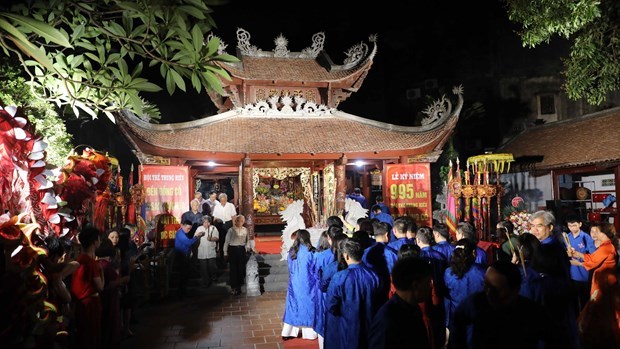 Ханои празднует 995-ю годовщину Фестиваля клятвы преданности и почтительности в храме Донгко hinh anh 1