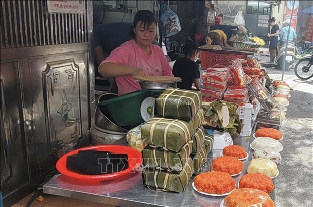 Рынки оживлены в преддверии праздника Вулан hinh anh 2