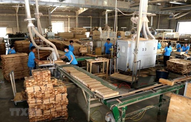 Город Хошимин использует преимущества электроннои коммерции для продвижения экспорта деревянных изделии и мебели hinh anh 1