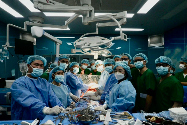 Вьетнамские врачи освоили передовые методы трансплантации органов hinh anh 1